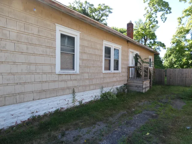 $69,900 | 864 Highland Avenue, Benton Harbor, MI 49022