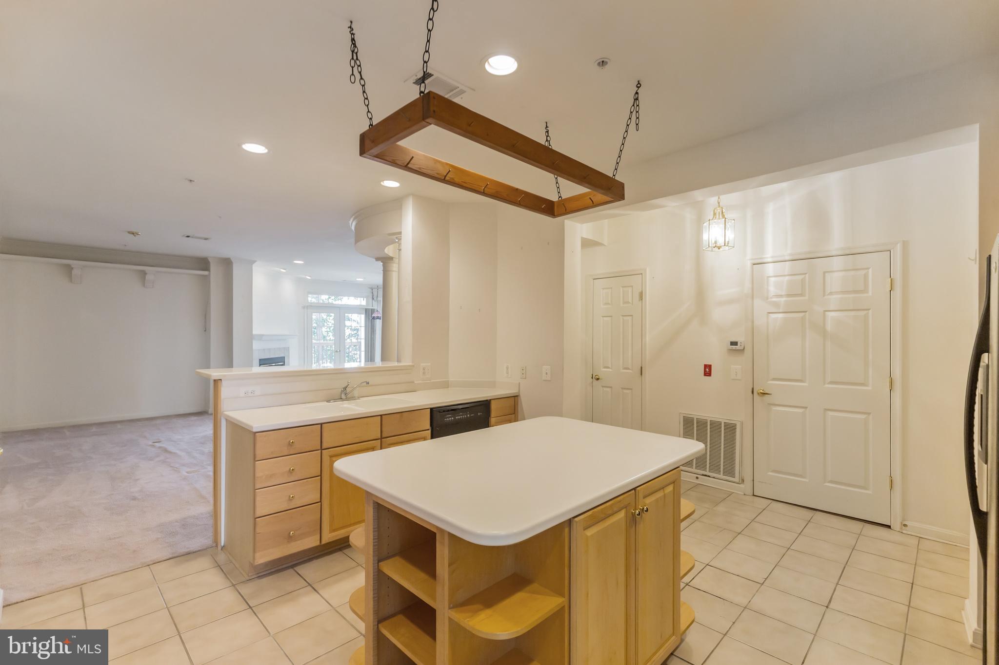 605 Runabout Loop Solomons, MD 20688 - Photo 16 of 31 Kitchen
