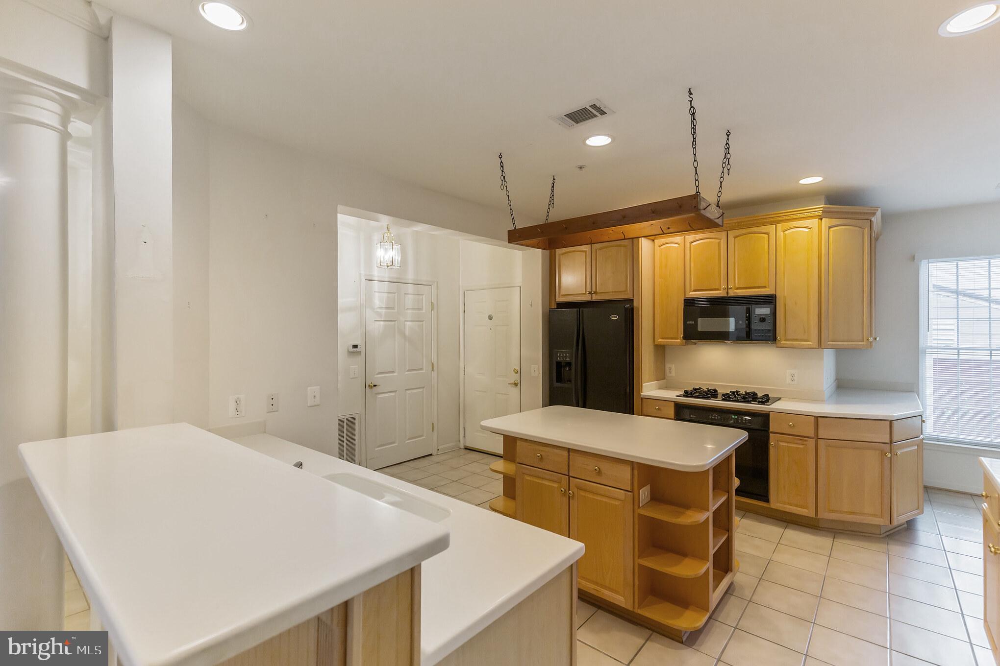 605 Runabout Loop Solomons, MD 20688 - Photo 17 of 31 Kitchen