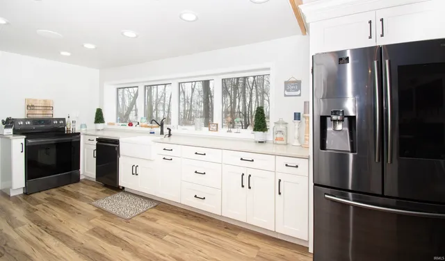 $324,900 | 2008 East Riverside Drive, Warsaw, IN 46582