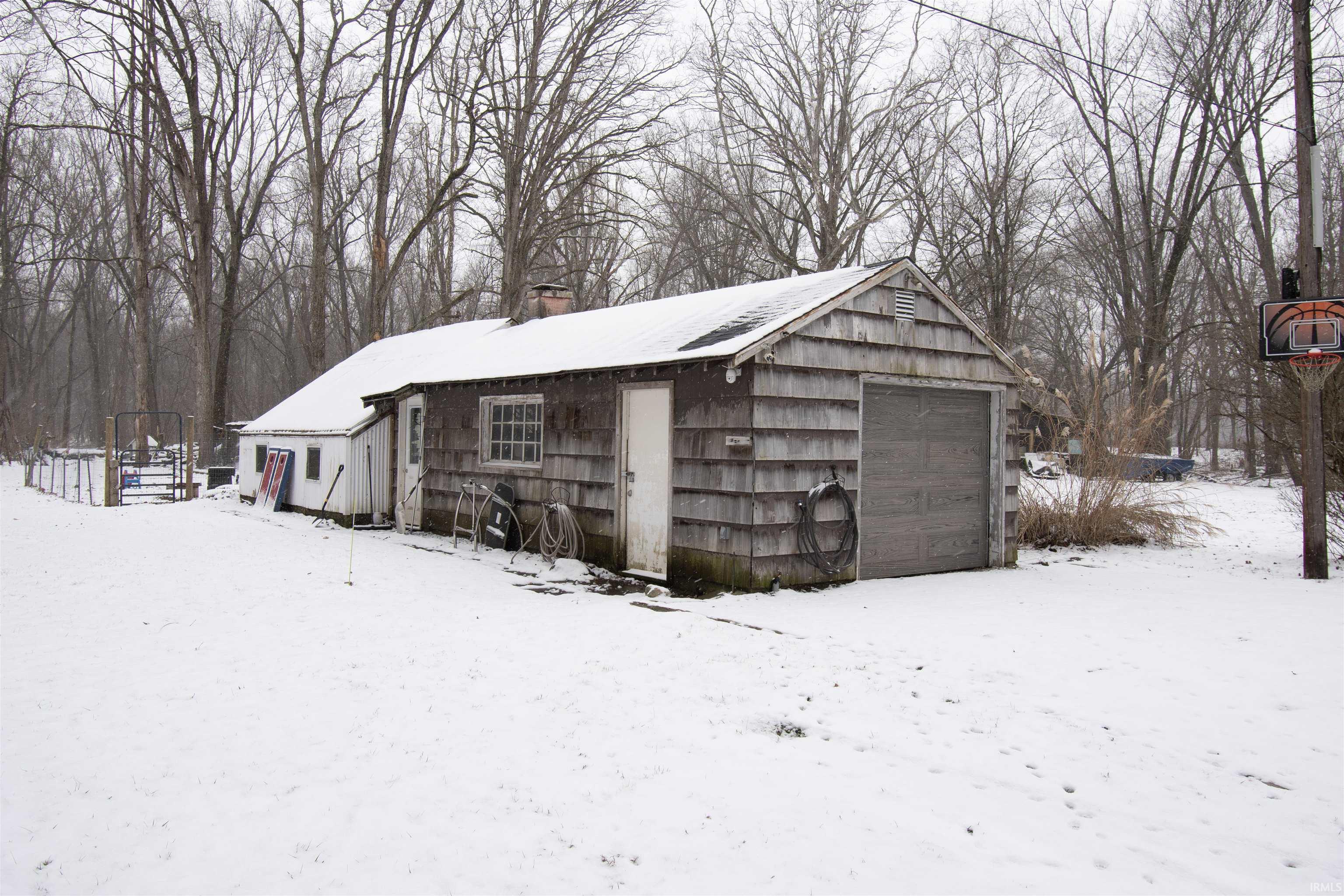 2008 East Riverside Drive Warsaw, IN 46582 - Photo 7 of 34