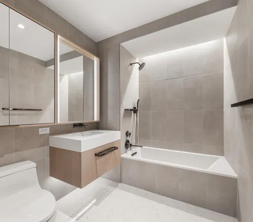 $2,170,000 | 77 Greenwich Street, Unit 24D | Financial District