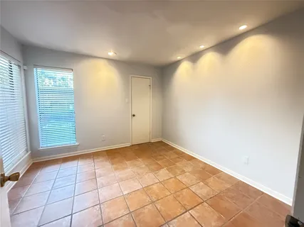 $170,000 | 2601 South Braeswood Boulevard, Unit 1005, Houston, TX 77025