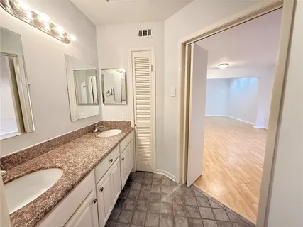 $170,000 | 2601 South Braeswood Boulevard, Unit 1005, Houston, TX 77025