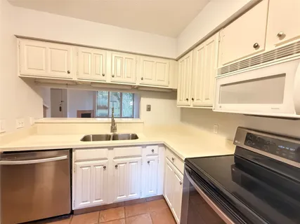 $170,000 | 2601 South Braeswood Boulevard, Unit 1005, Houston, TX 77025