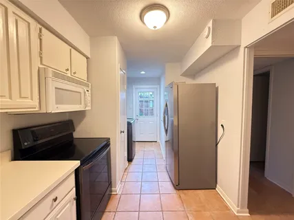 $170,000 | 2601 South Braeswood Boulevard, Unit 1005, Houston, TX 77025