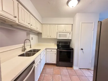 $170,000 | 2601 South Braeswood Boulevard, Unit 1005, Houston, TX 77025