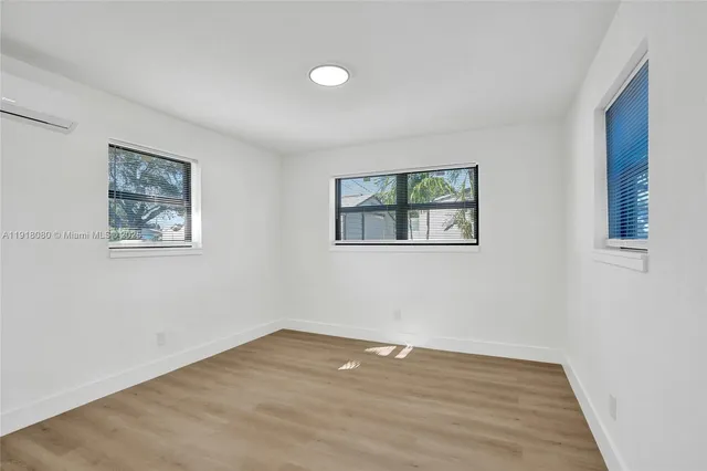 $549,000 | 1302 South 22nd Court, Hollywood, FL 33020