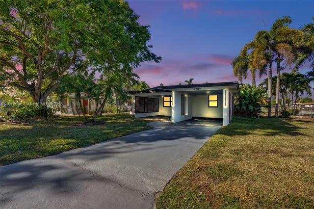 $549,000 | 1302 South 22nd Court, Hollywood, FL 33020