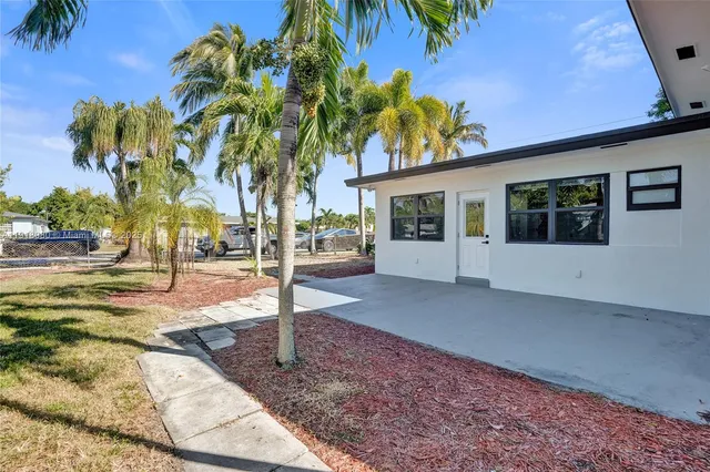 $549,000 | 1302 South 22nd Court, Hollywood, FL 33020