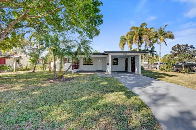 $549,000 | 1302 South 22nd Court, Hollywood, FL 33020