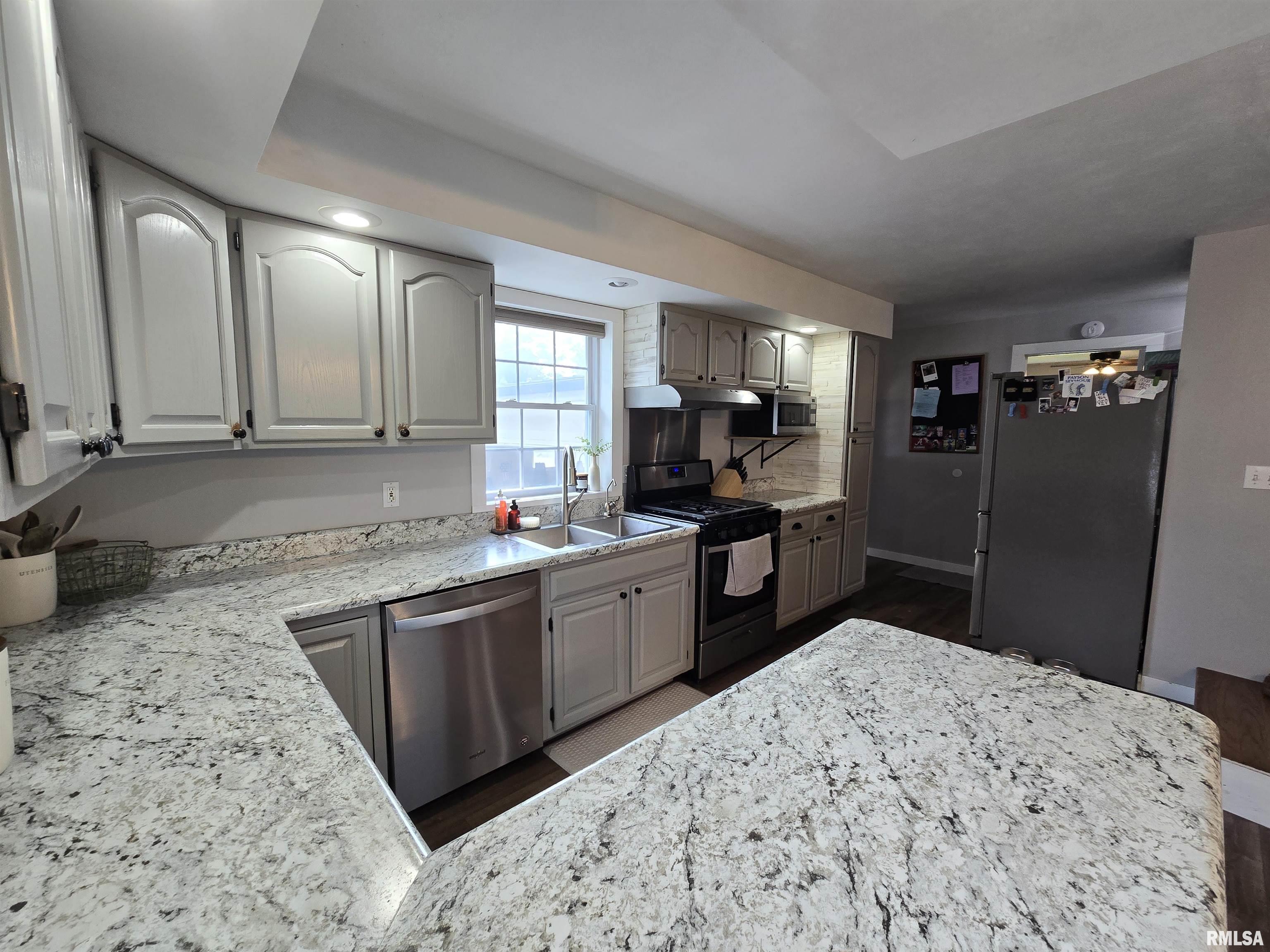 115 North Fulton Street Payson, IL 62360 - Photo 6 of 14 Gallery Image 6