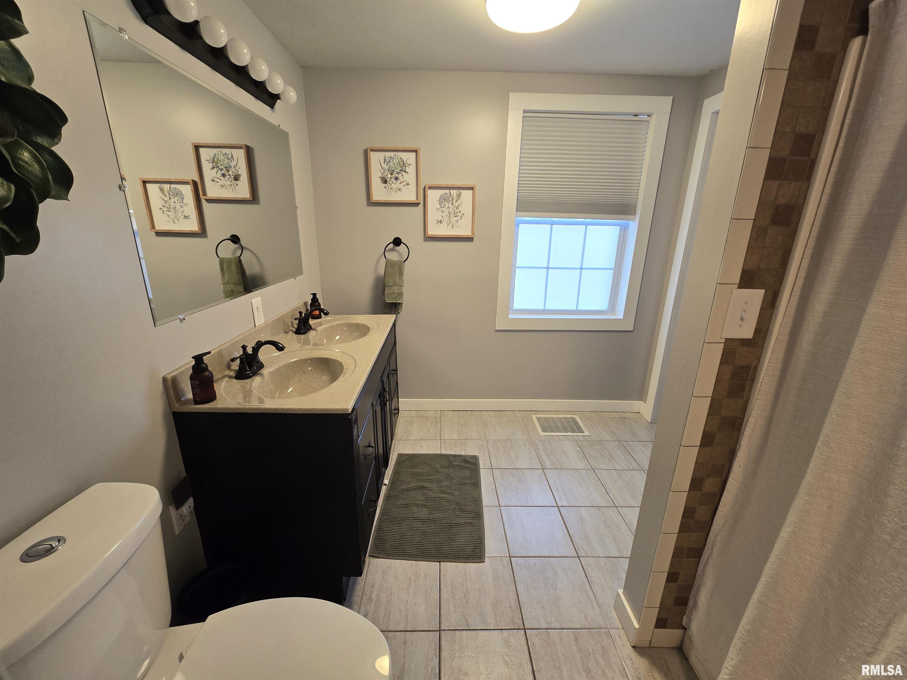 115 North Fulton Street Payson, IL 62360 - Photo 9 of 14 Gallery Image 9