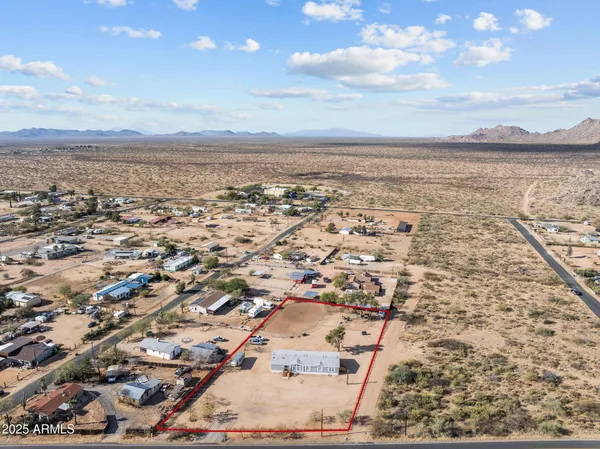 $395,000 | 25980 Ghost Town Road, Congress, AZ 85332