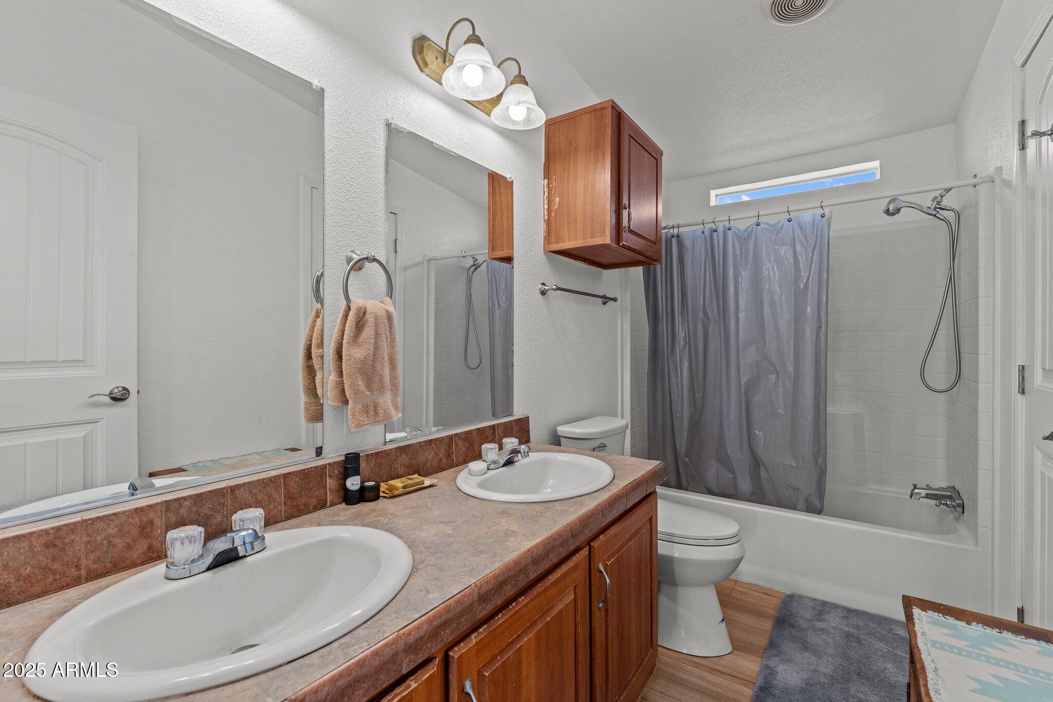 25980 Ghost Town Road Congress, AZ 85332 - Photo 13 of 32 Full Bathroom