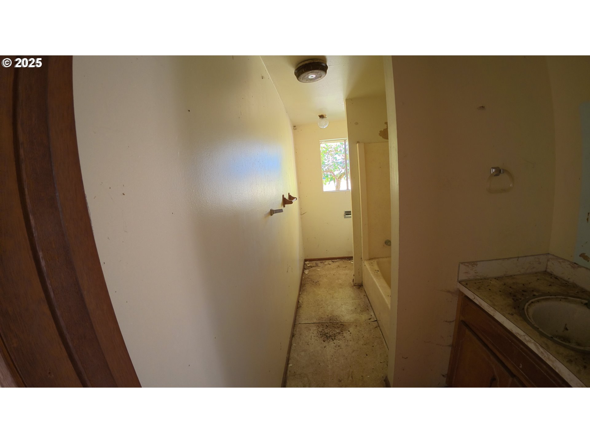 105 East Valley Road Skamokawa, WA 98647 - Photo 18 of 29 a open area with a sink