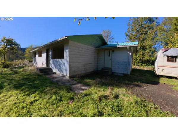 $795,000 | 105 East Valley Road, Skamokawa, WA 98647