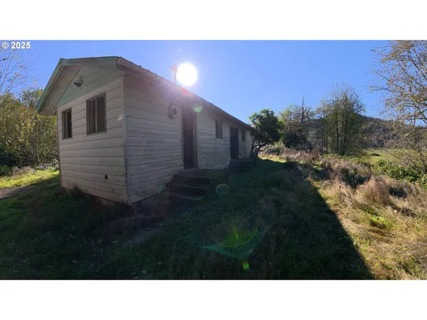 $795,000 | 105 East Valley Road, Skamokawa, WA 98647