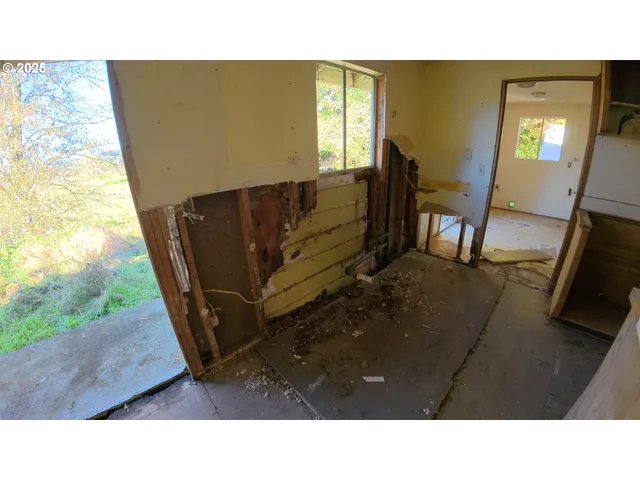 $795,000 | 105 East Valley Road, Skamokawa, WA 98647