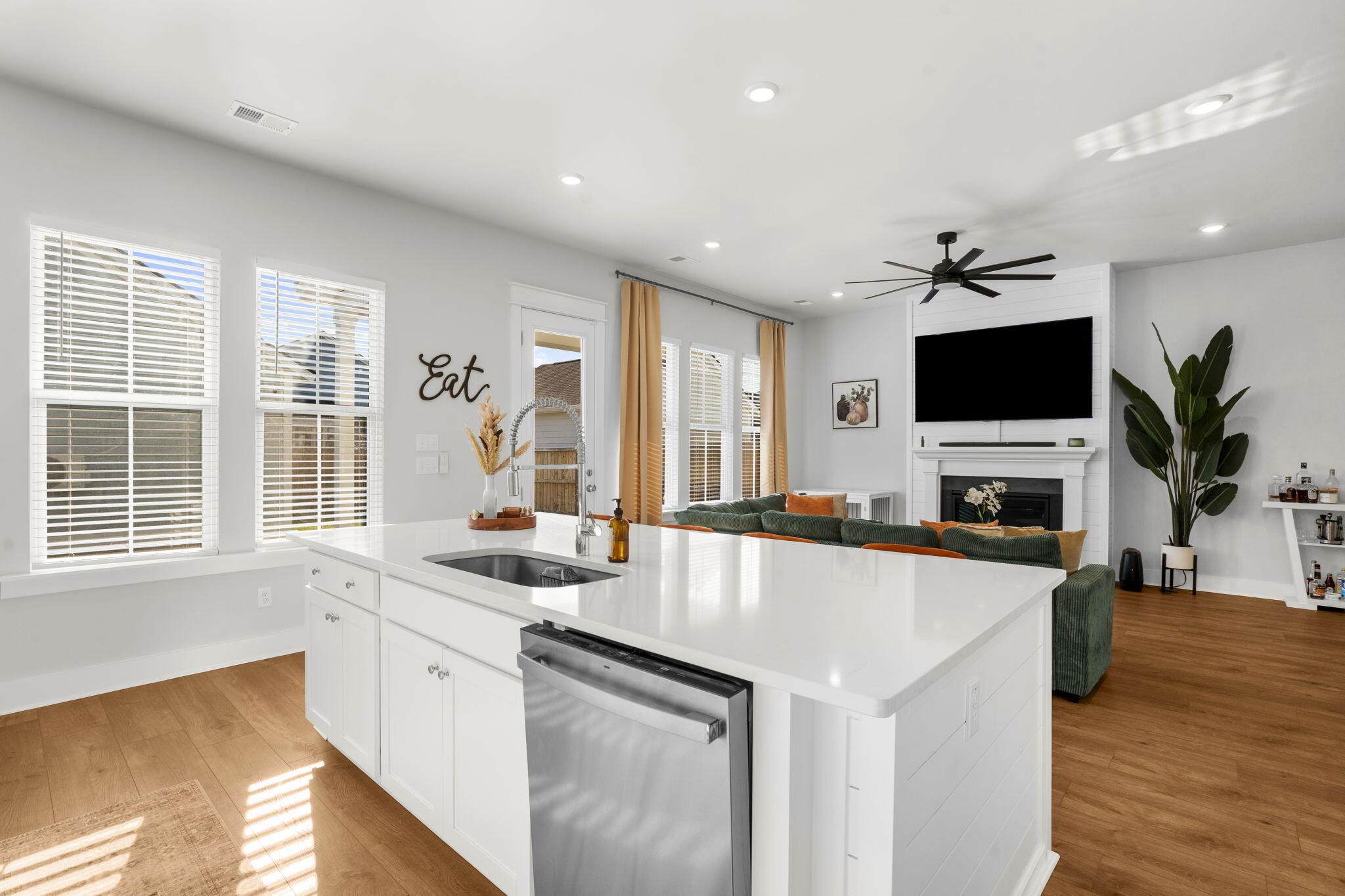 109 Marion Road Summerville, SC 29486 - Photo 11 of 46 26-web-or-mls-DSC03983