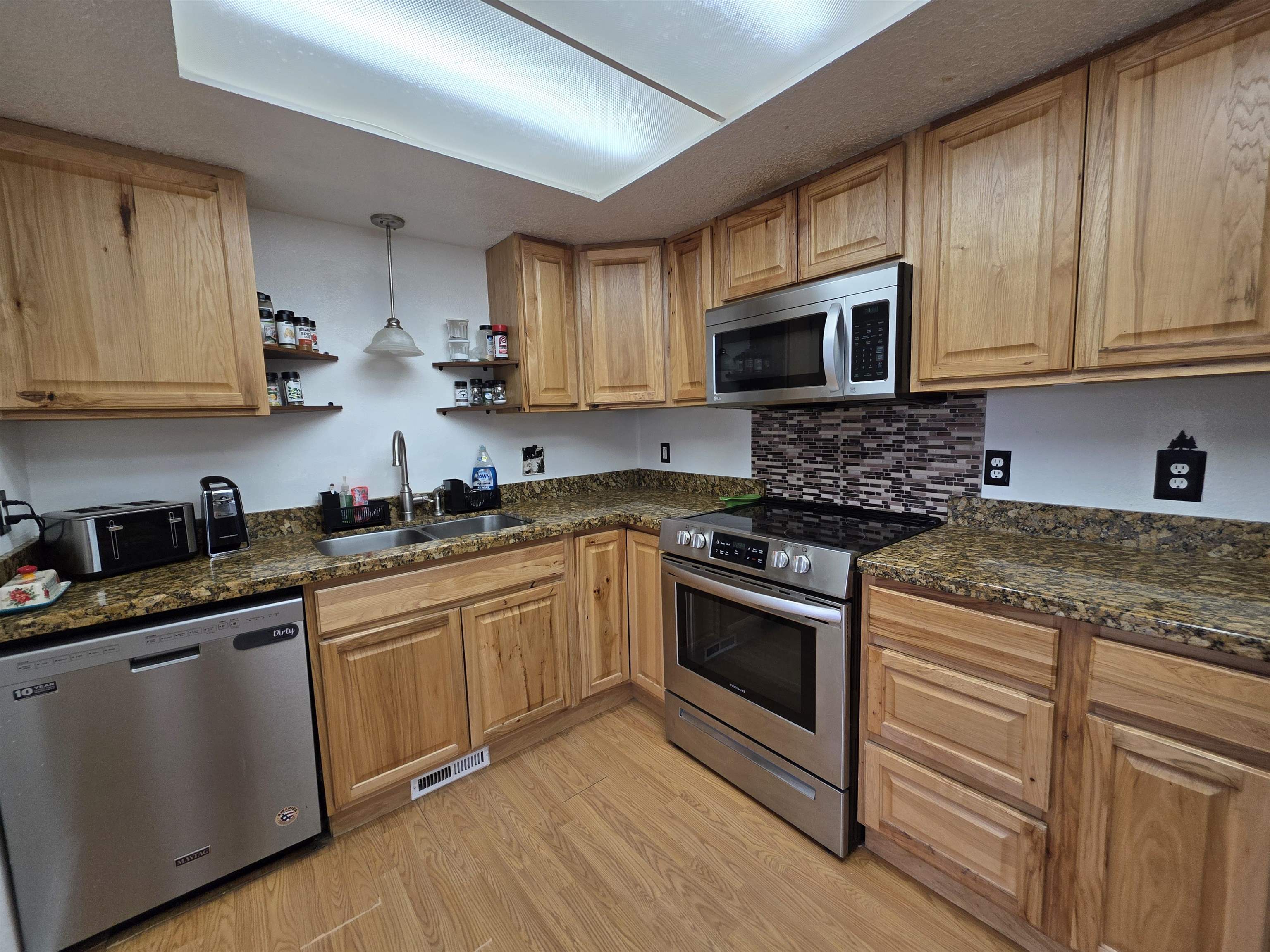 907 Plateau Road Rock Springs, WY 82901 - Photo 9 of 33