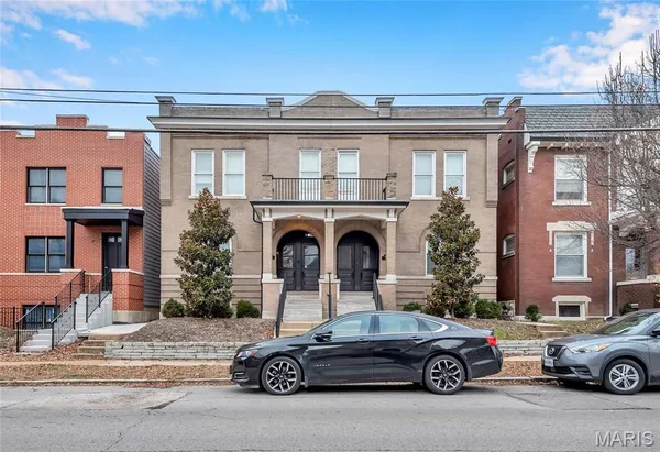 $899,900 | 1041-1043 South Taylor Avenue, St. Louis, MO 63110