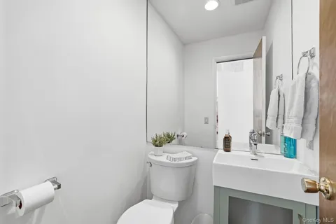 $1,299,999 | 114 Old Lyme Road, Chappaqua, NY 10514