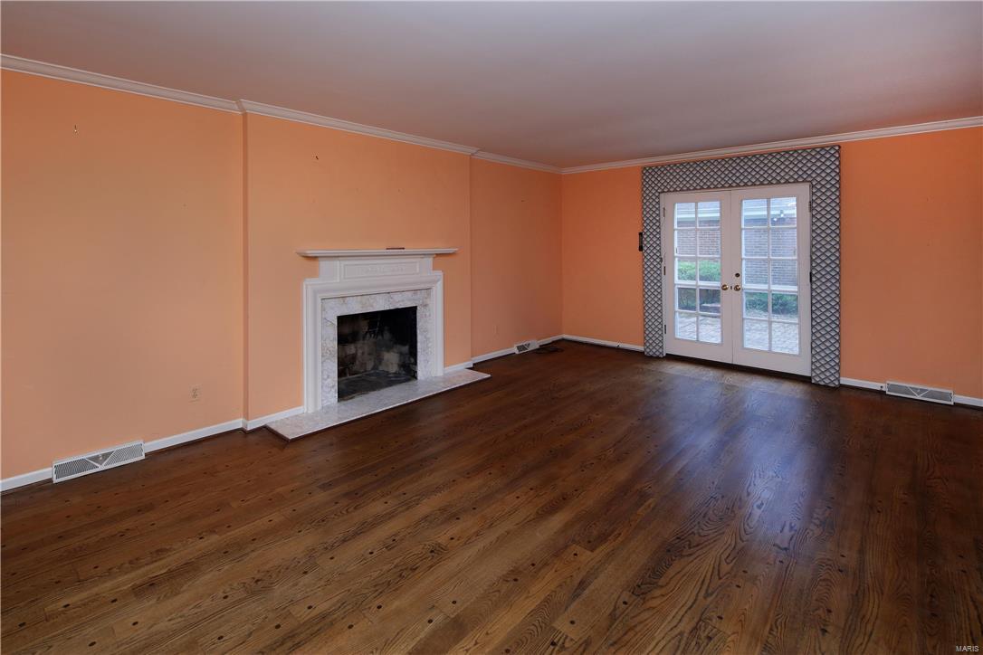 124 South Price Road Ladue, MO 63124 - Photo 10 of 12