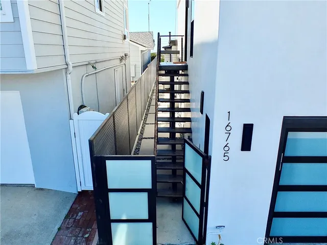 $8,500 | 16765 South Pacific Avenue, Unit B', Huntington Beach, CA 90742