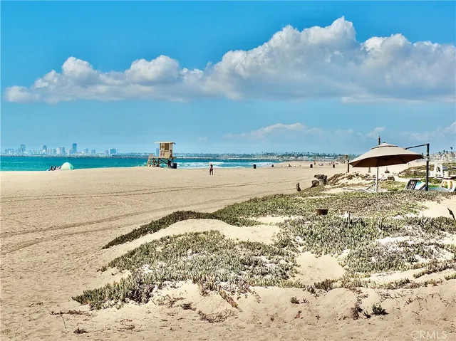 $8,500 | 16765 South Pacific Avenue, Unit B', Huntington Beach, CA 90742