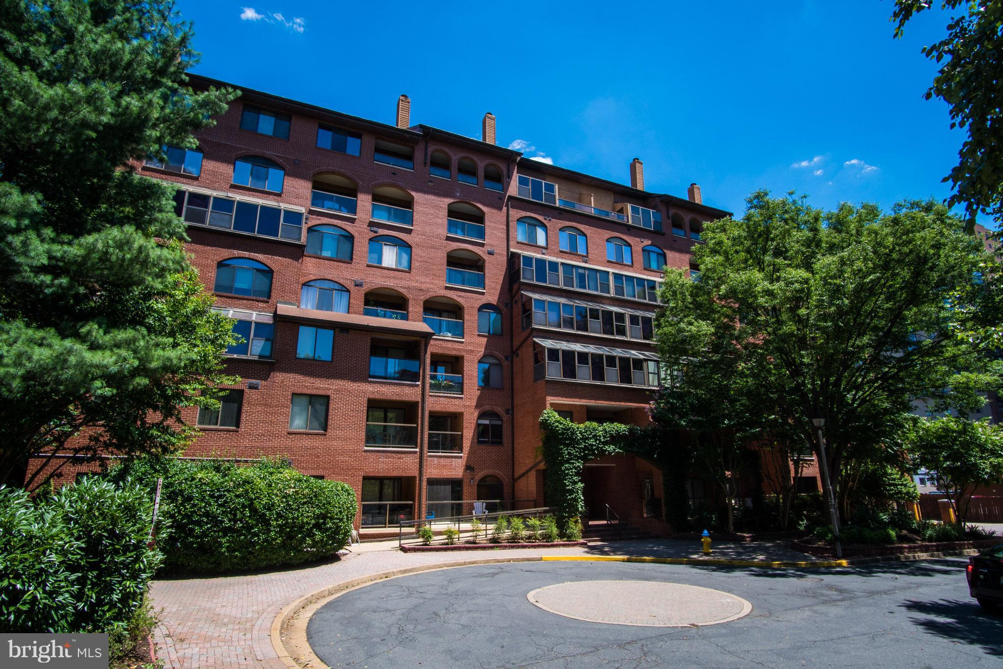 1029 North Stuart Street, Unit 511 Arlington, VA 22201 - Photo 2 of 23 Excellent Location & Low Condo Dues