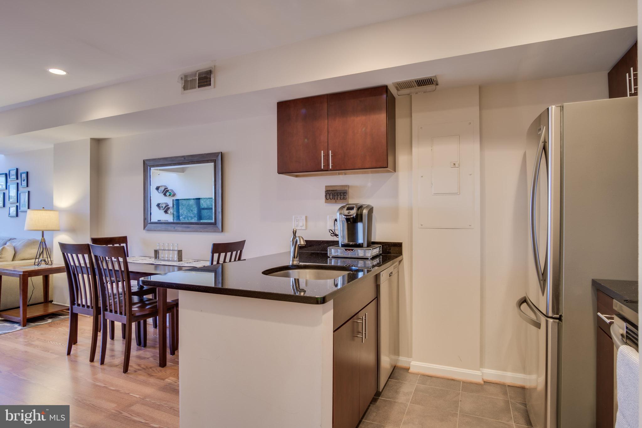 1029 North Stuart Street, Unit 511 Arlington, VA 22201 - Photo 7 of 23 Kitchen