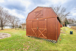 601 Post Street Wanatah, IN 46390 - Photo 5 of 37