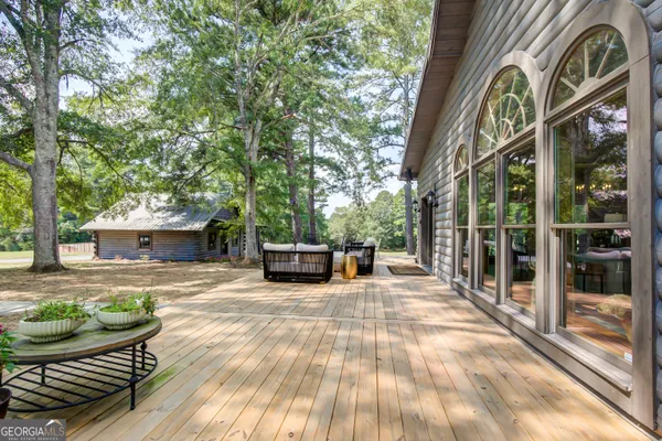 a large kitchen with lots of counter top space