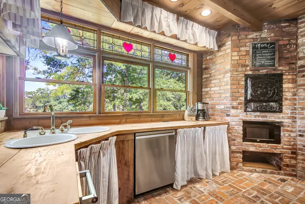 $1,400,000 | 3591 Highway 54, Hogansville, GA 30230