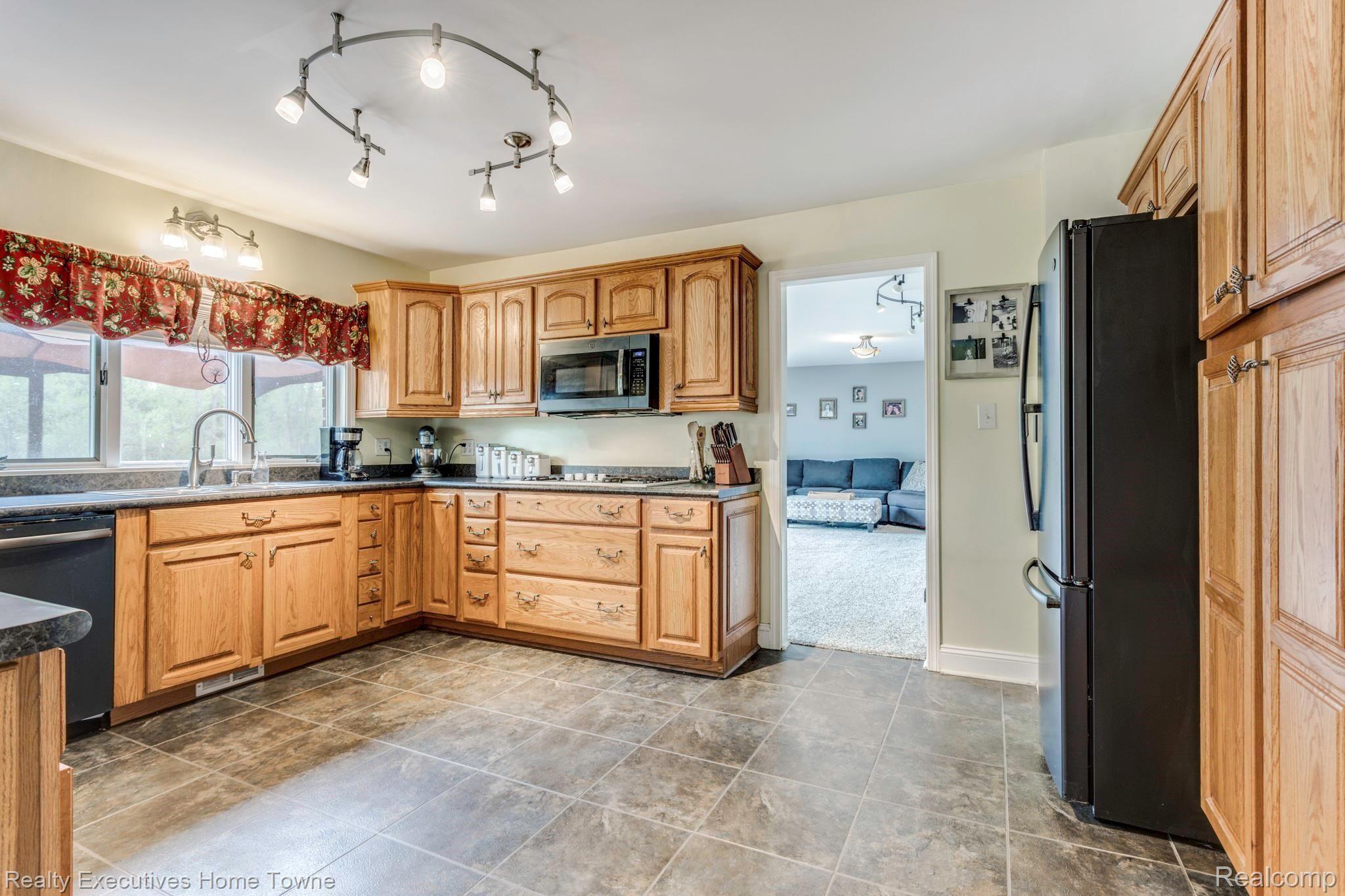 7031 Graham Road Jeddo, MI 48032 - Photo 13 of 60 7031 Graham Rd-46.jpg