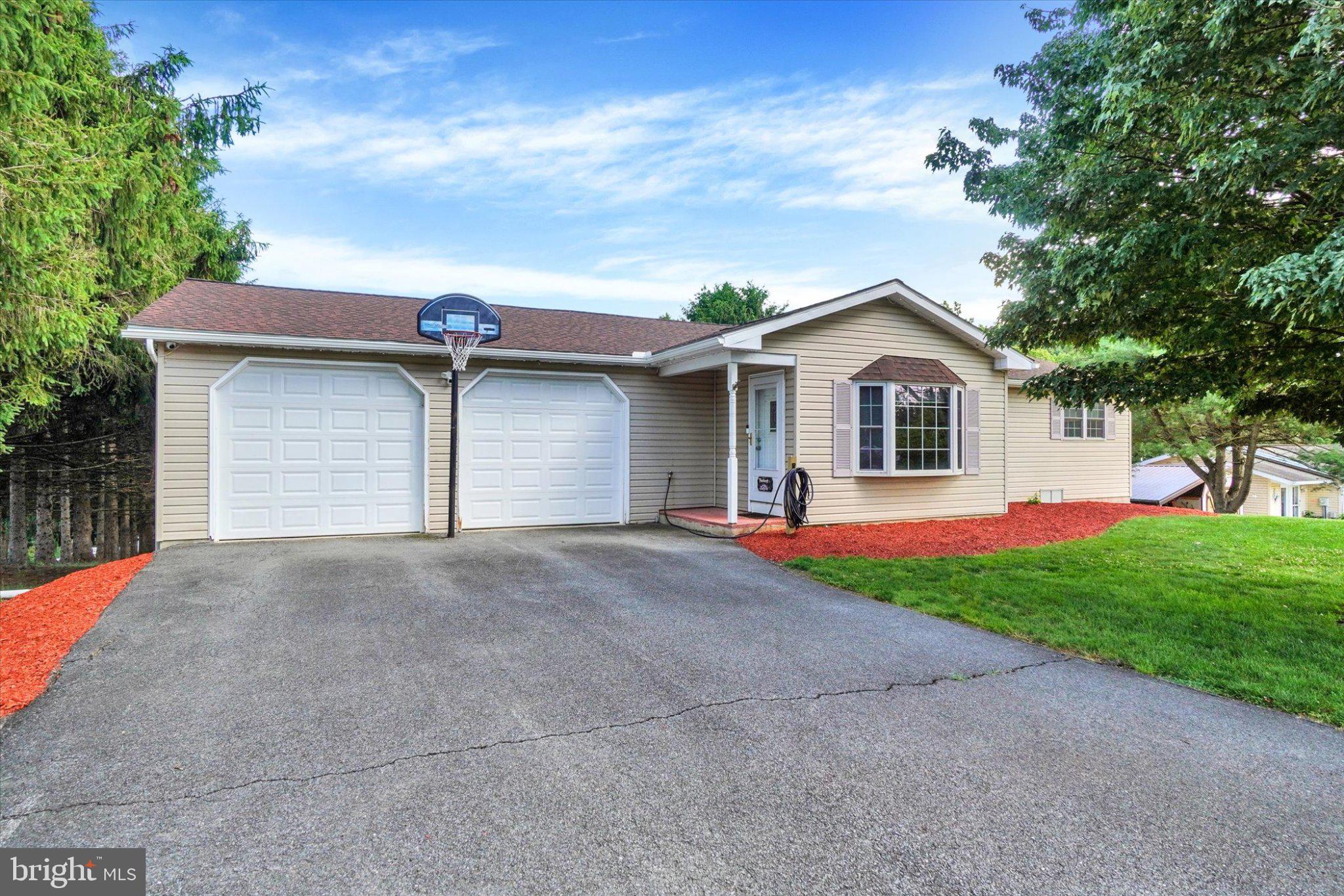 1708 Manor Road Windsor, PA 17366 - Photo 1 of 28 Gallery Image 1