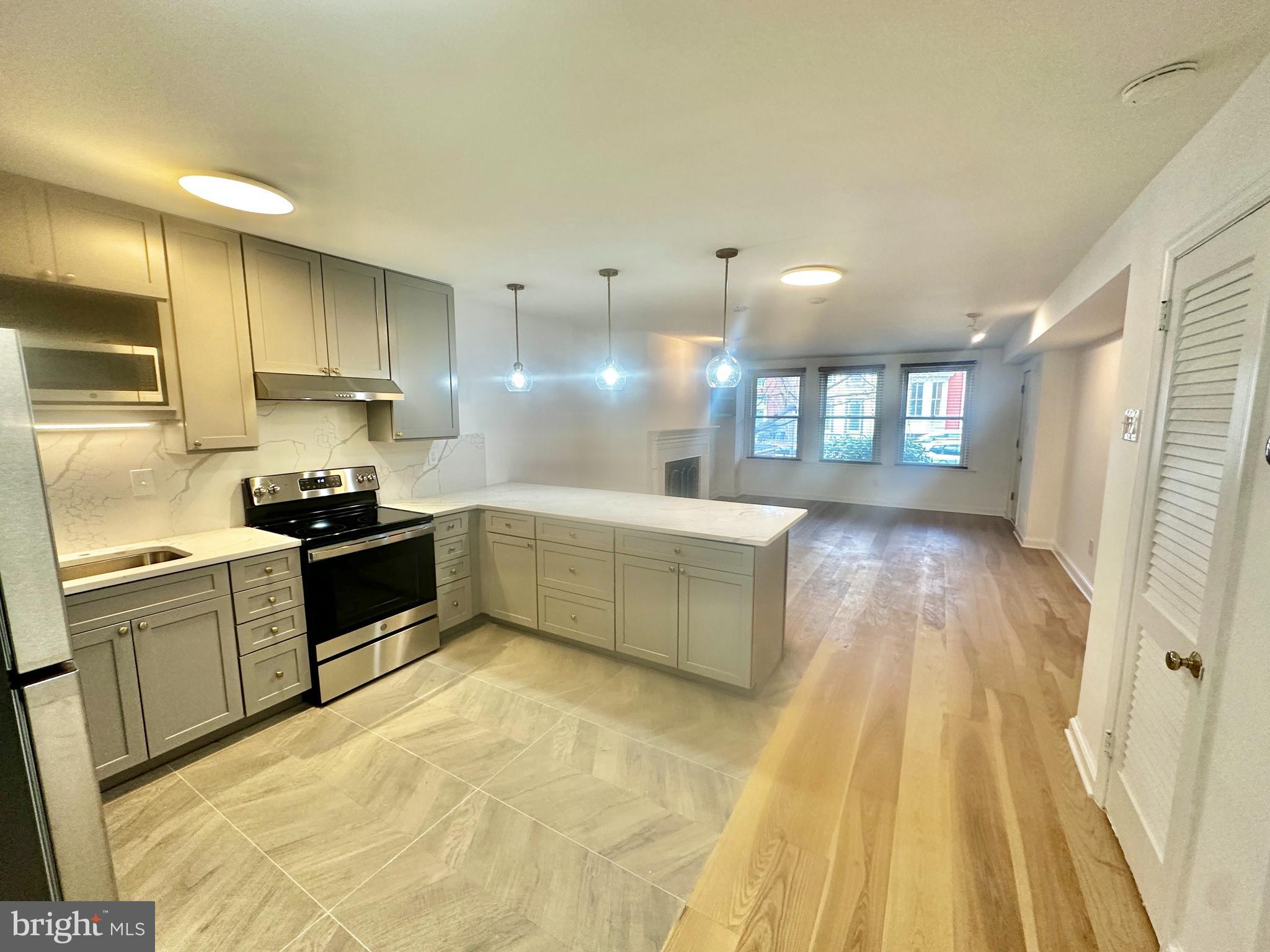 815 E Street Southeast, Unit 1 Washington, DC 20003 - Photo 2 of 30