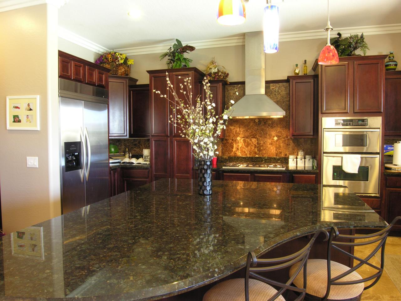 17920 West Narramore Road Goodyear, AZ 85338 - Photo 12 of 27 Kitchen