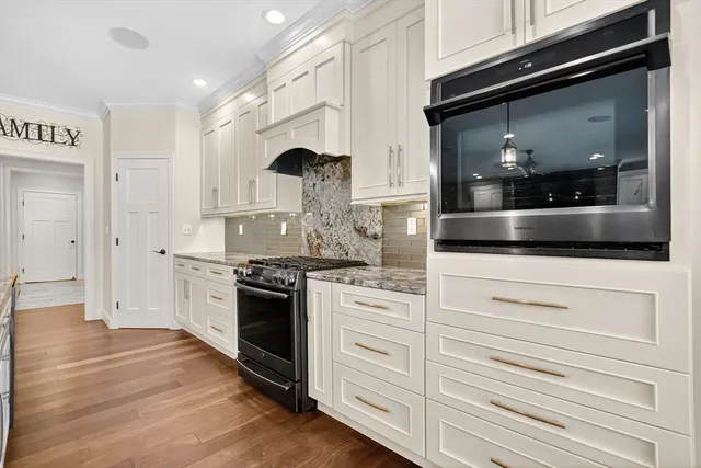 $1,100,000 | 3012 Thorndike Street, Bondsville, MA 01009