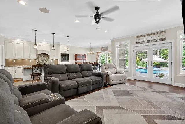 $1,100,000 | 3012 Thorndike Street, Bondsville, MA 01009