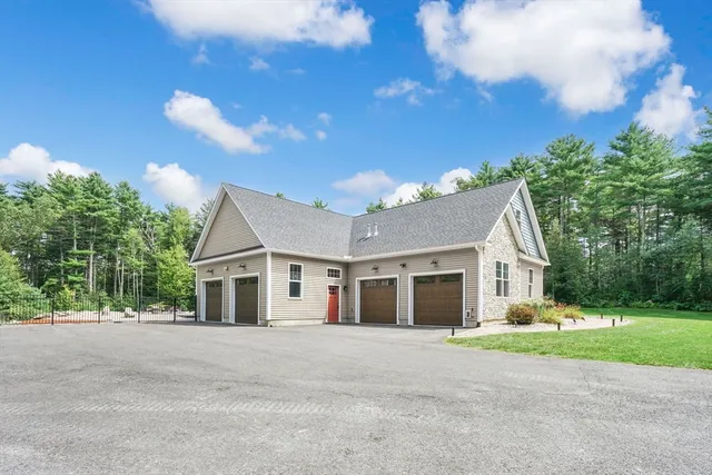 $1,100,000 | 3012 Thorndike Street, Bondsville, MA 01009