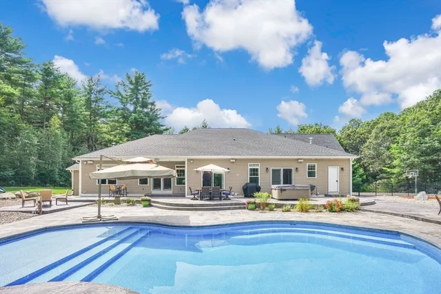$1,100,000 | 3012 Thorndike Street, Bondsville, MA 01009