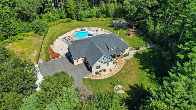 $1,100,000 | 3012 Thorndike Street, Bondsville, MA 01009
