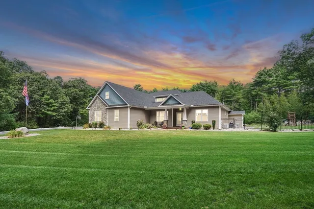 $1,100,000 | 3012 Thorndike Street, Bondsville, MA 01009