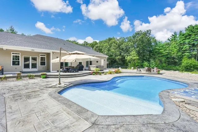 $1,100,000 | 3012 Thorndike Street, Bondsville, MA 01009