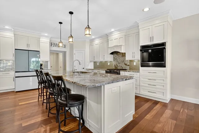 $1,100,000 | 3012 Thorndike Street, Bondsville, MA 01009