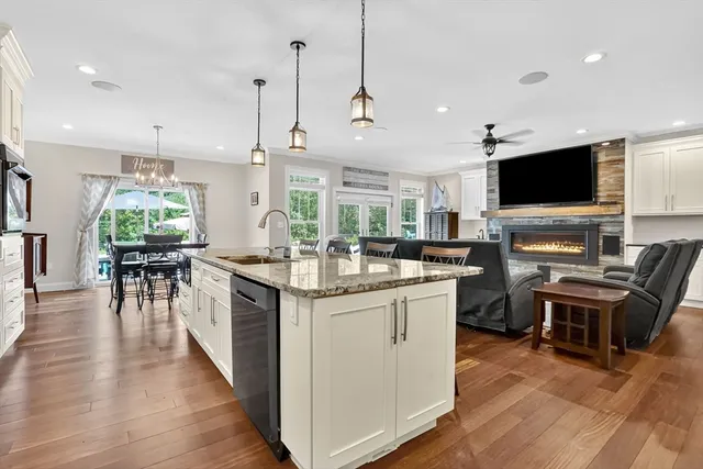 $1,100,000 | 3012 Thorndike Street, Bondsville, MA 01009