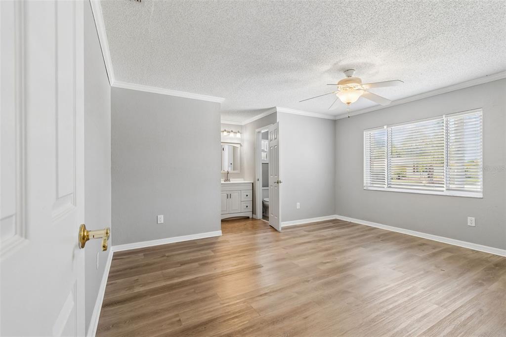 1733 Sutton Place Dunedin, FL 34698 - Photo 17 of 38