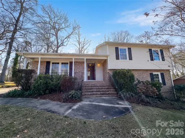 $390,000 | 7700 Meadowdale Lane, Charlotte, NC 28212